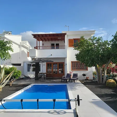 Anna With Heated Pool Willa *