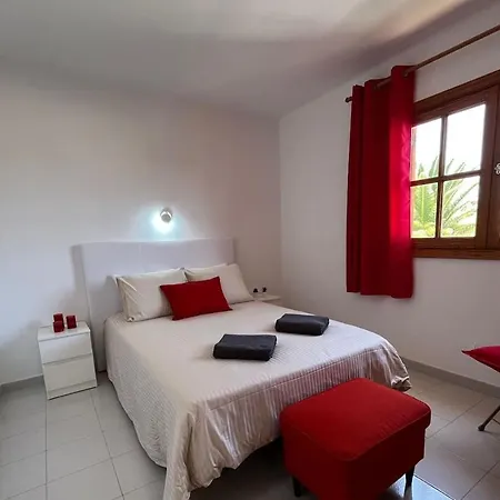 Anna With Heated Pool Puerto del Carmen (Lanzarote)