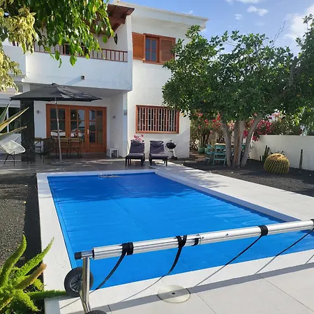 Villa Anna With Heated Pool