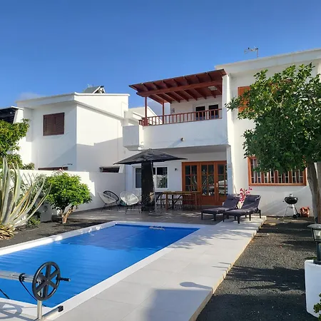 Villa Anna With Heated Pool